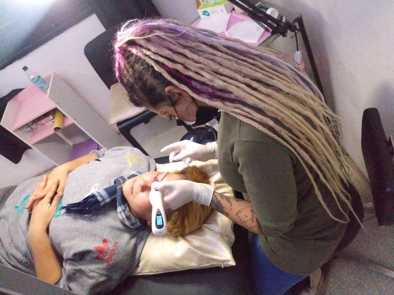 Sesión de piercing en Elfika.tattoo